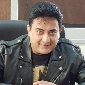 Meet your Posher, Waleed